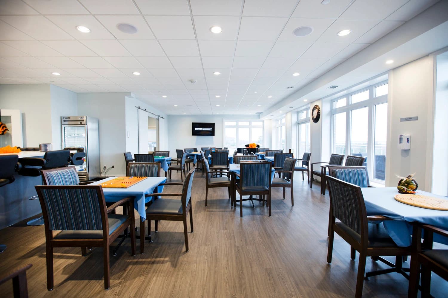 SUNDIAL LAKEVIEW RETIREMENT RESIDENCE gallery 4